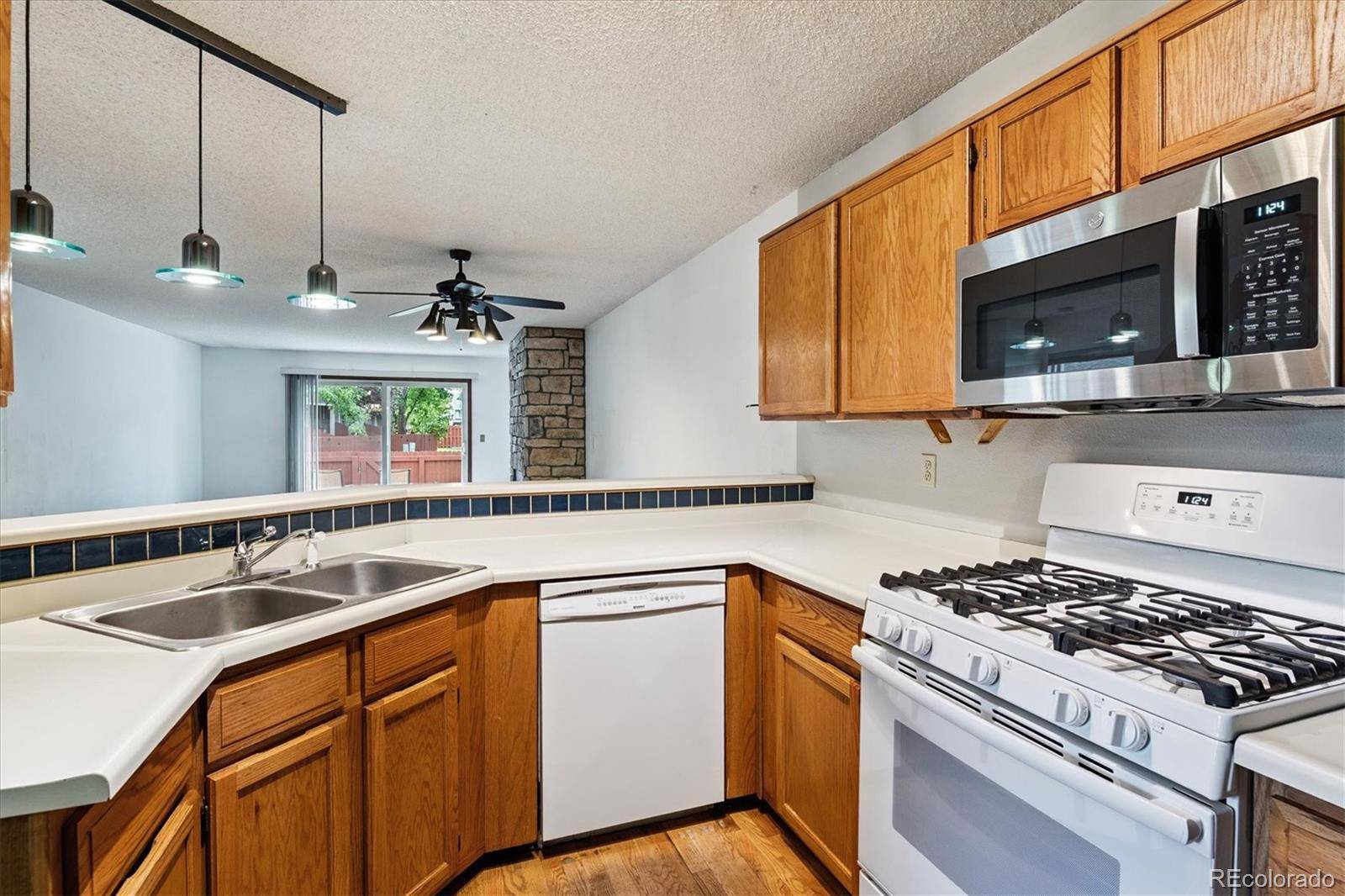 Denver, CO 80231,7476 E Arkansas AVE #4-01