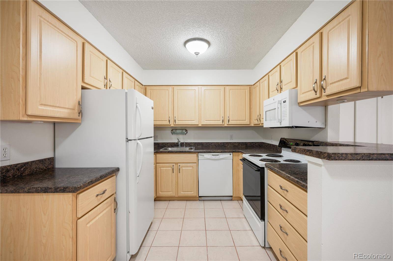 Lakewood, CO 80227,3335 S Ammons ST #6-102
