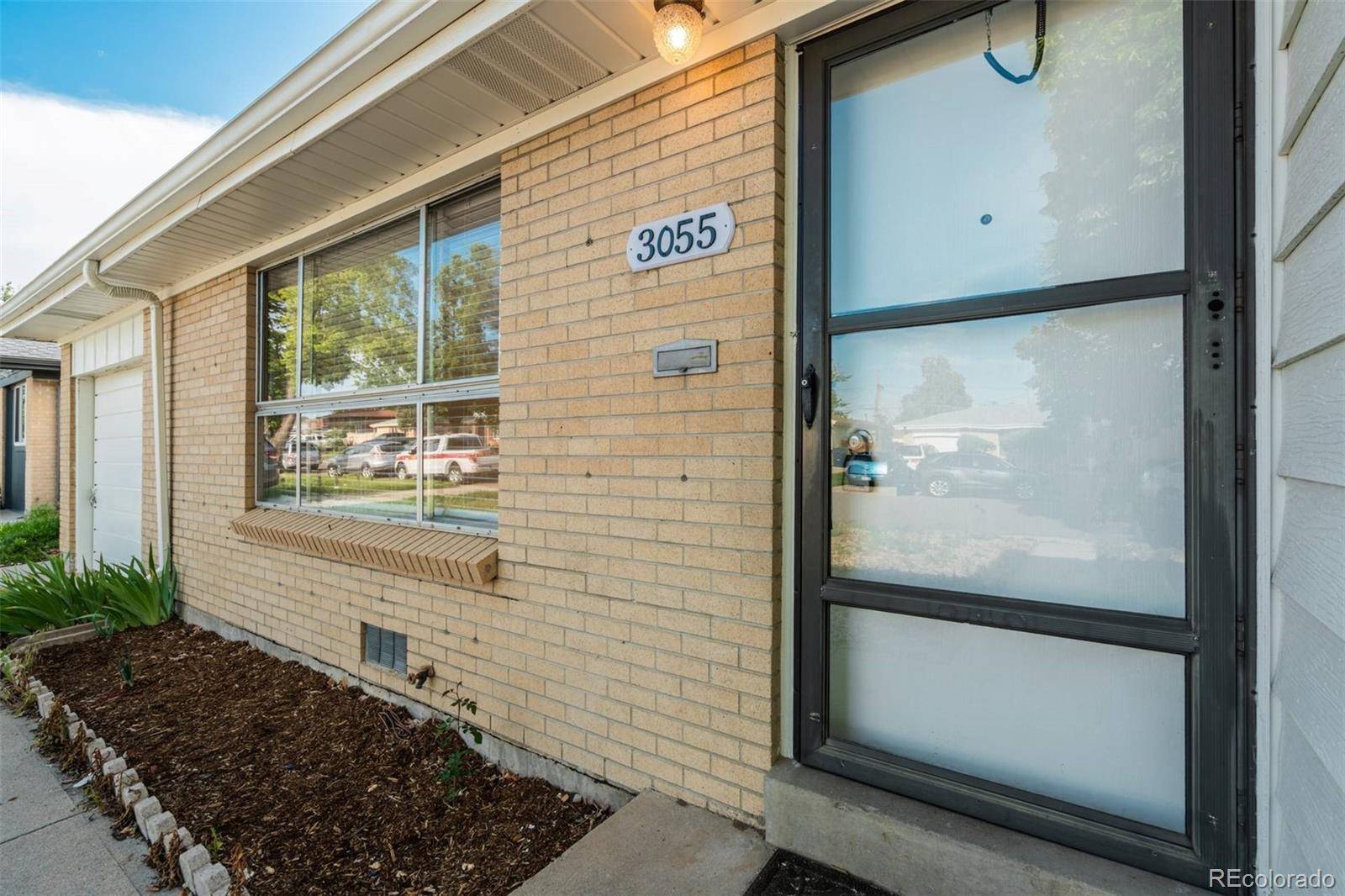 Aurora, CO 80011,3055 Carson ST