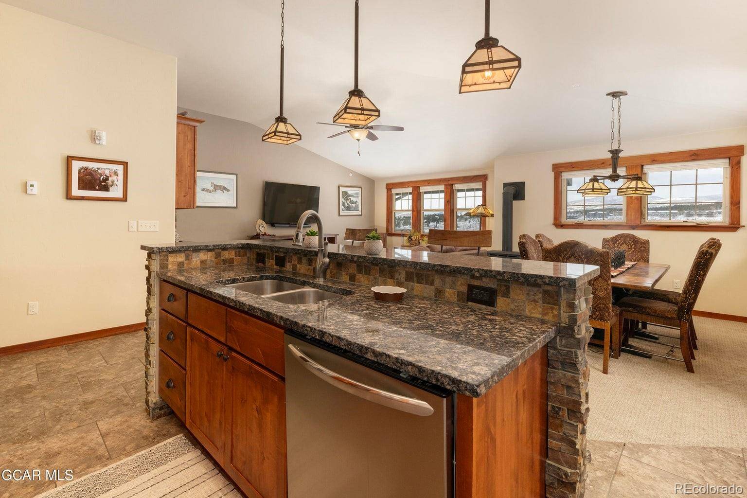 Fraser, CO 80442,202 Cozens Pointe CIR #H301