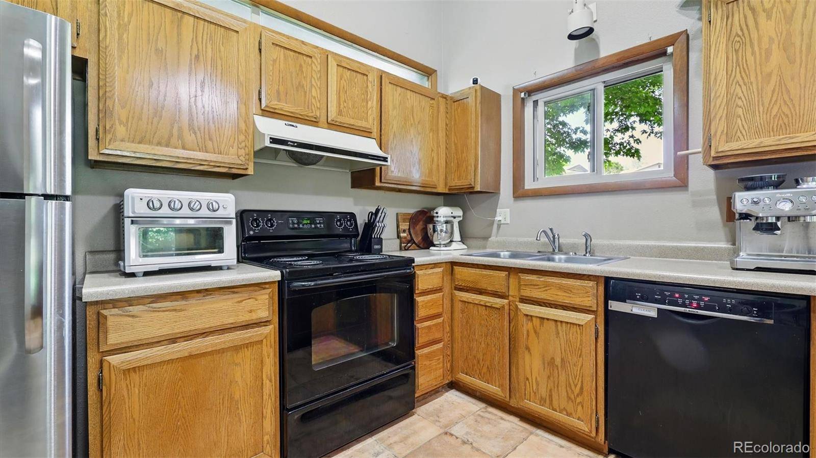Colorado Springs, CO 80919,821 Pebblewood DR
