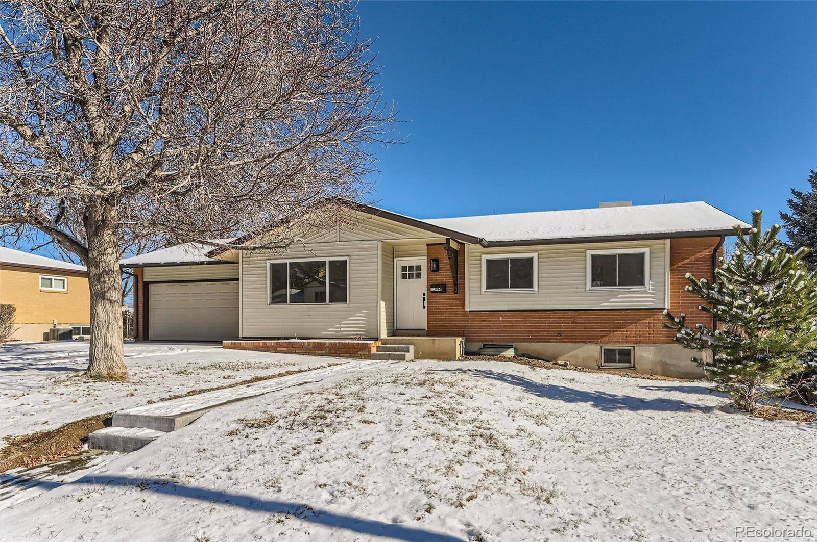 Lakewood, CO 80228,994 S Vivian CT