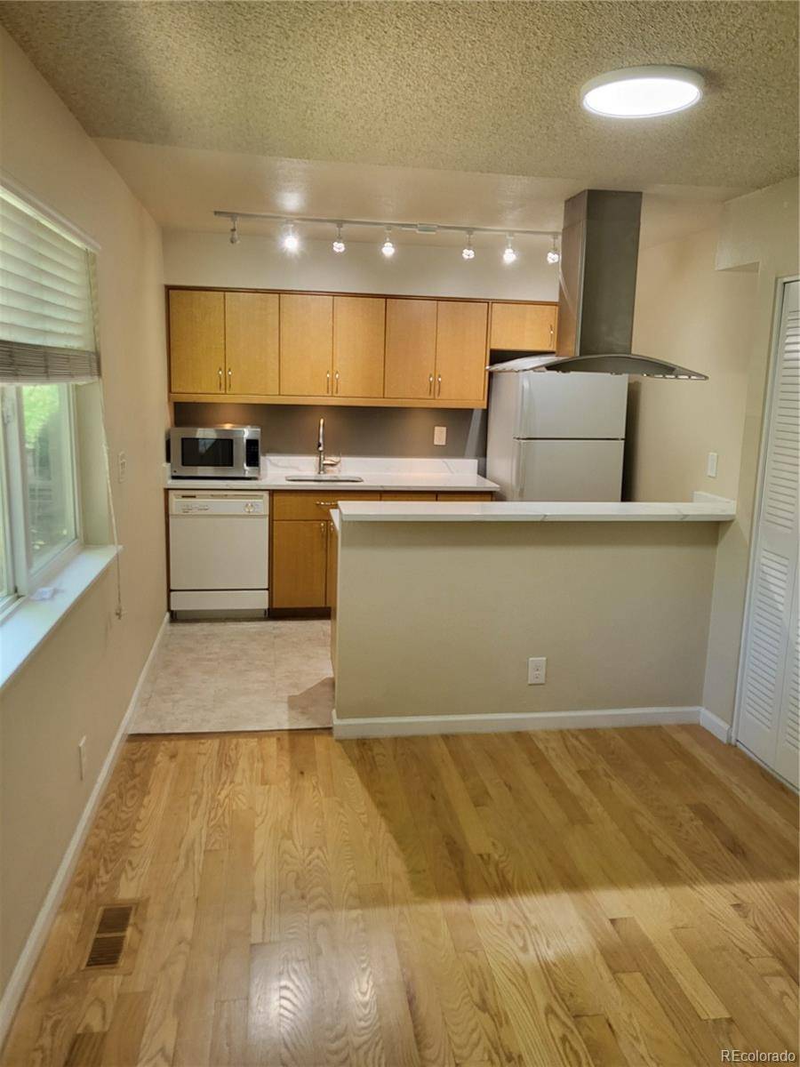 Denver, CO 80237,9105 E Lehigh AVE #105