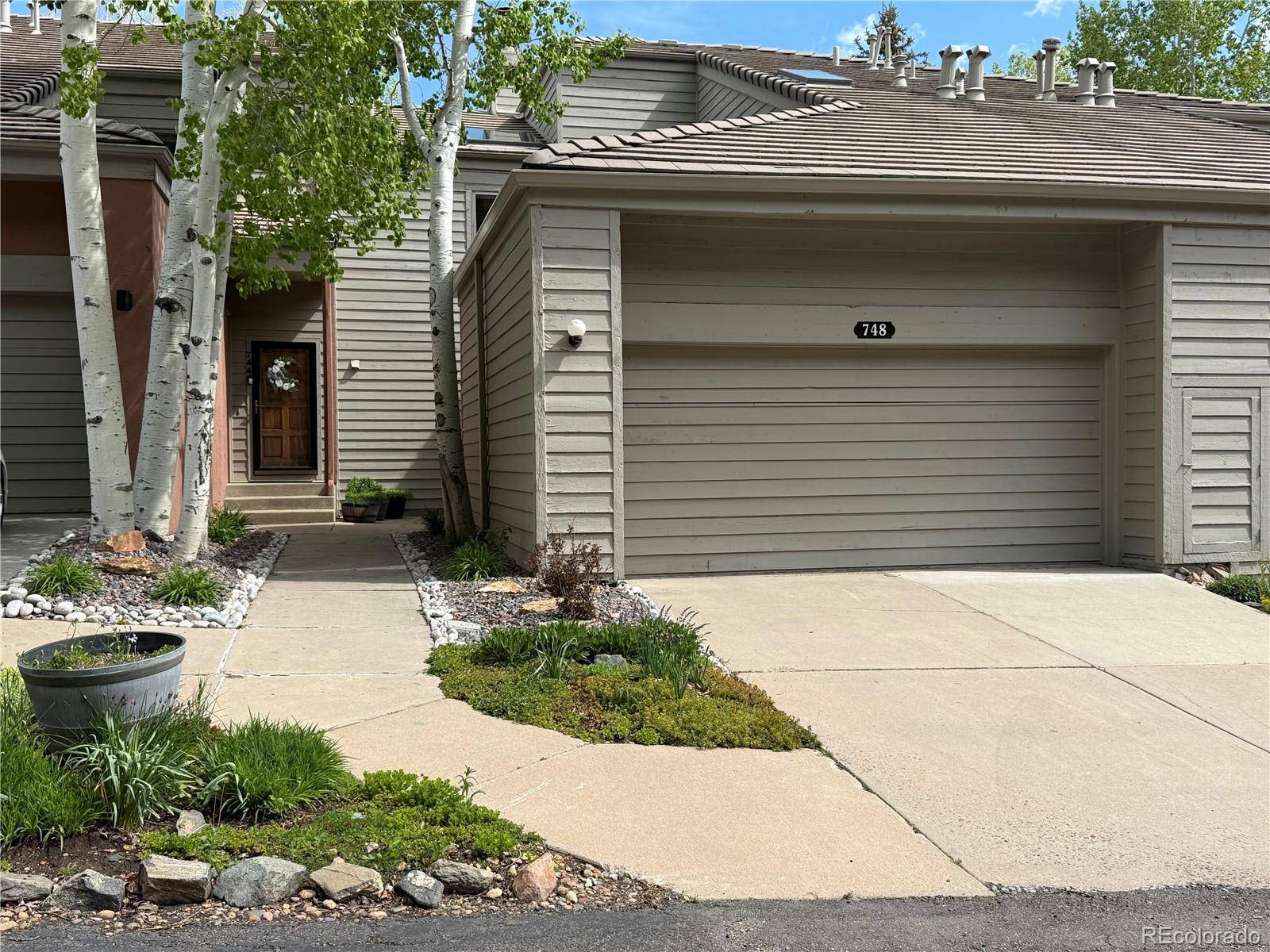 Golden, CO 80401,748 Ridgeside DR