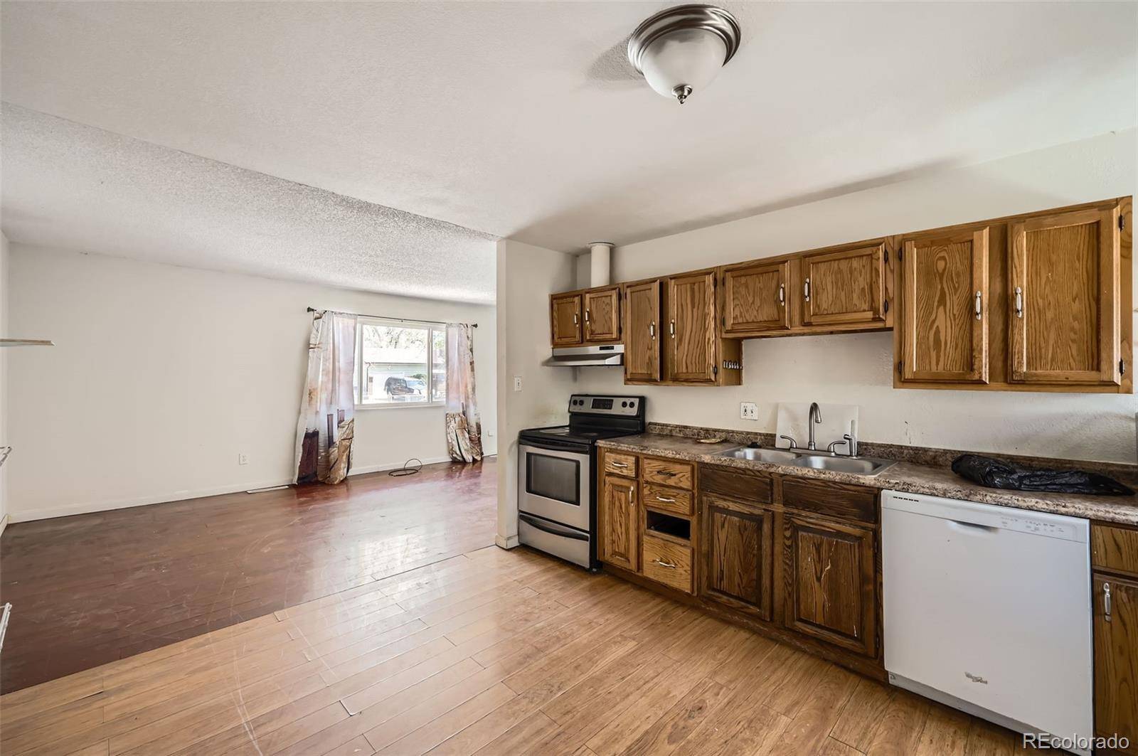 Colorado Springs, CO 80906,1214 Burnham ST