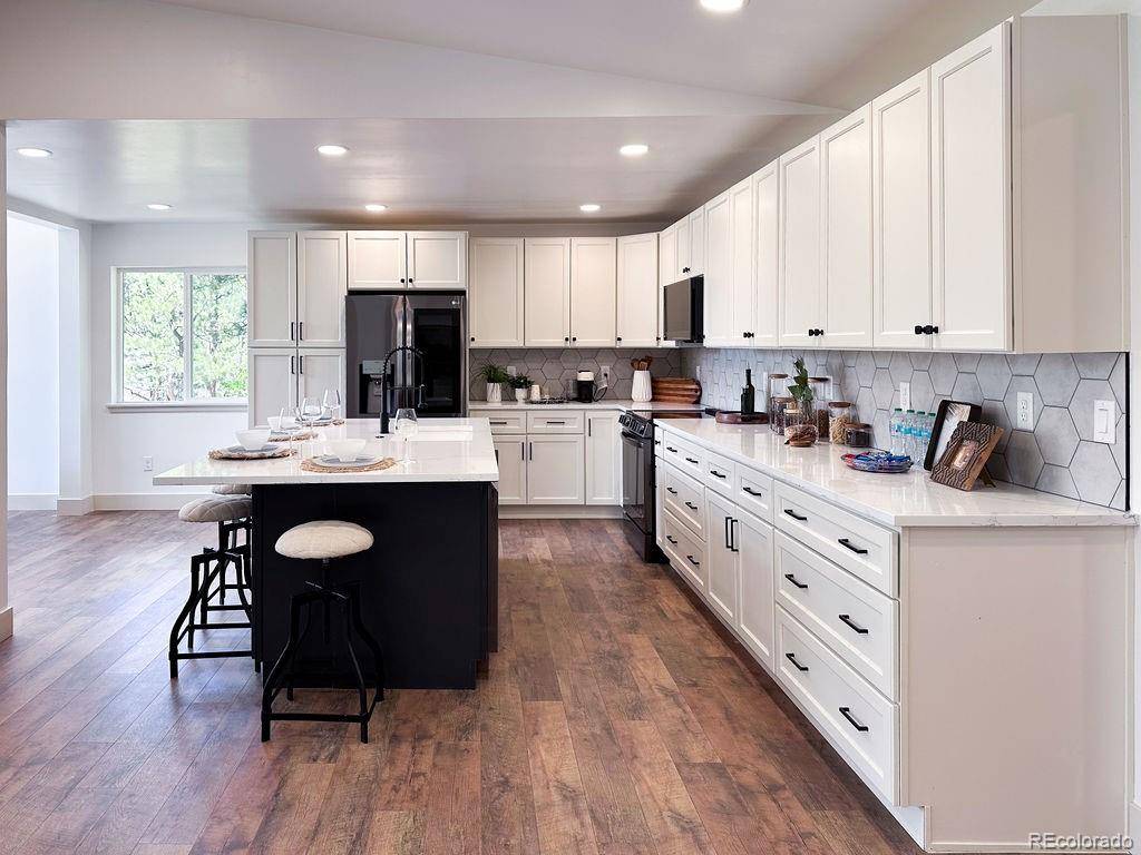Larkspur, CO 80118,14546 Pine View RD