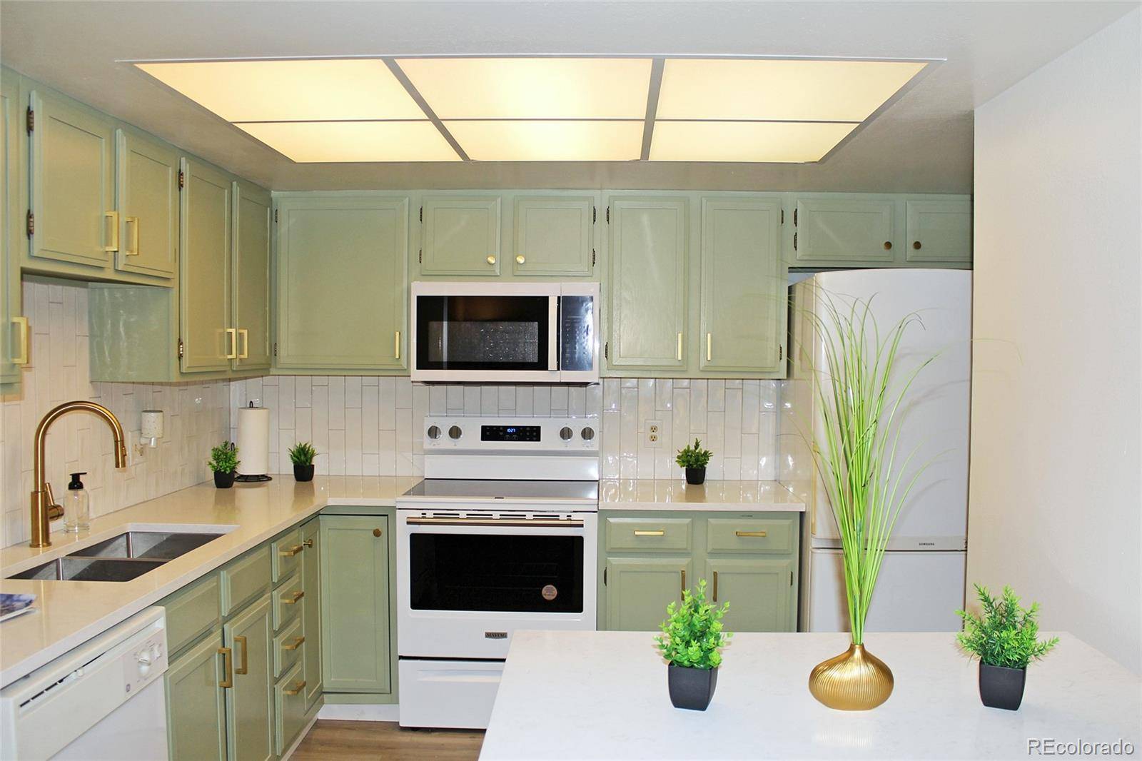 Aurora, CO 80014,13890 E Marina DR #612