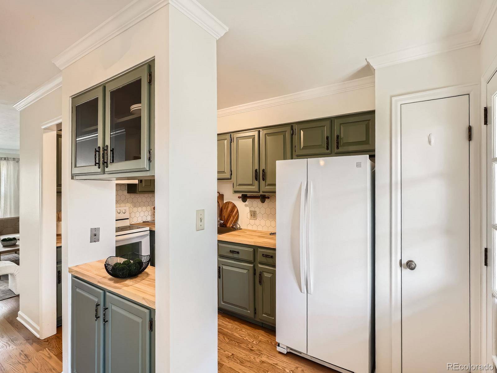 Centennial, CO 80122,2301 E Fremont AVE #W03