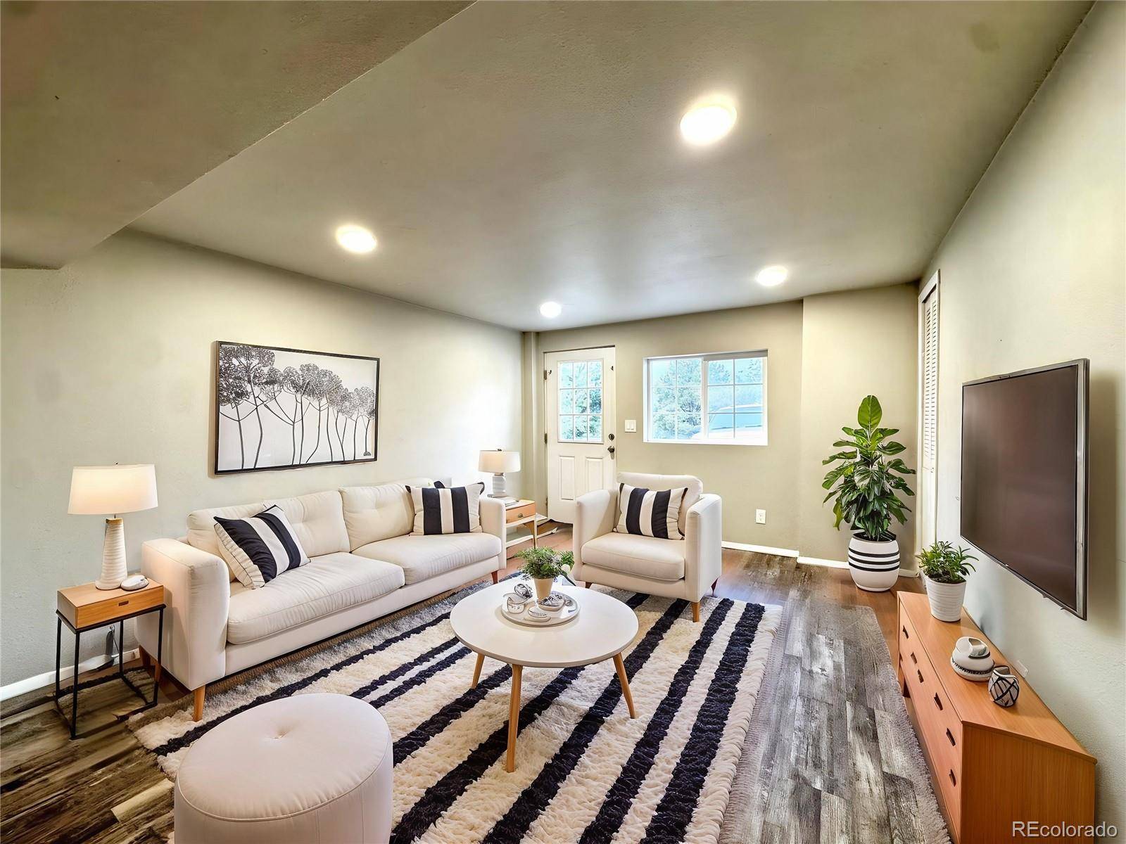 Colorado Springs, CO 80904,806 Paradise LN