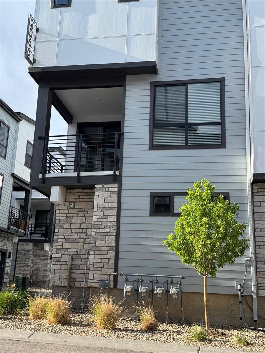 Denver, CO 80222,2066 S Holly ST #3