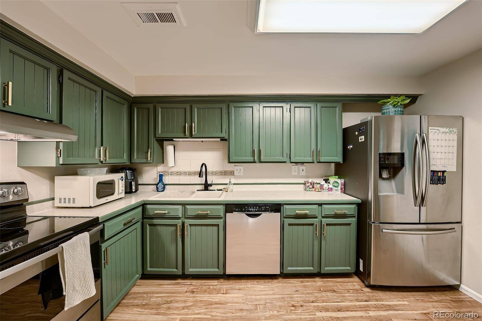 Lakewood, CO 80226,932 S Miller ST