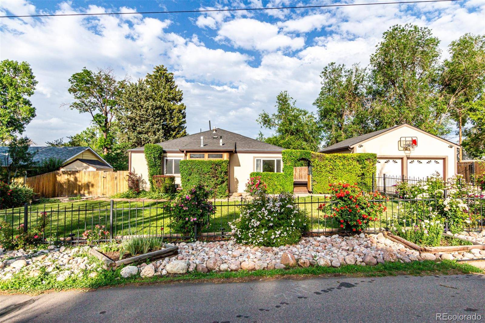 Lakewood, CO 80226,1060 S Eaton ST