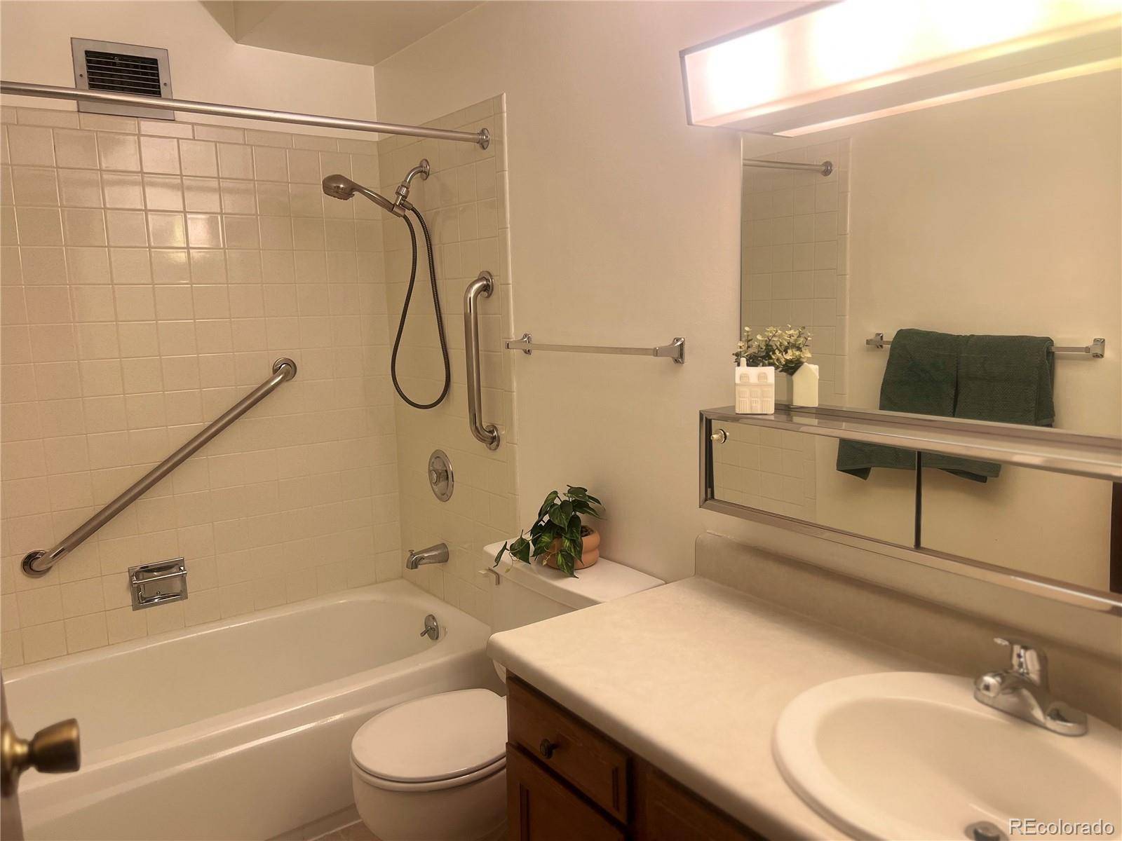 Aurora, CO 80014,3022 S Wheeling WAY #210