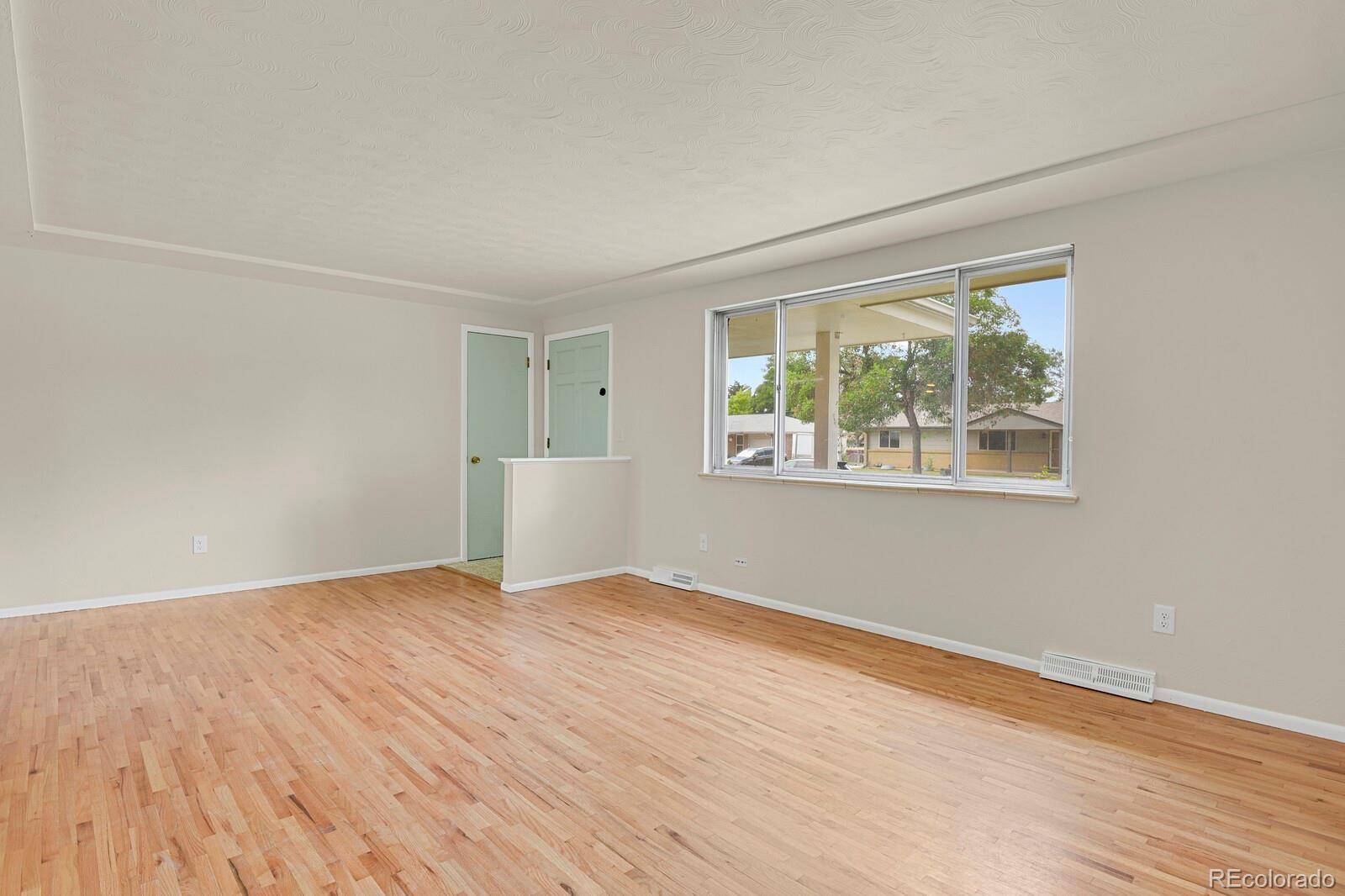 Arvada, CO 80003,8304 Eaton WAY