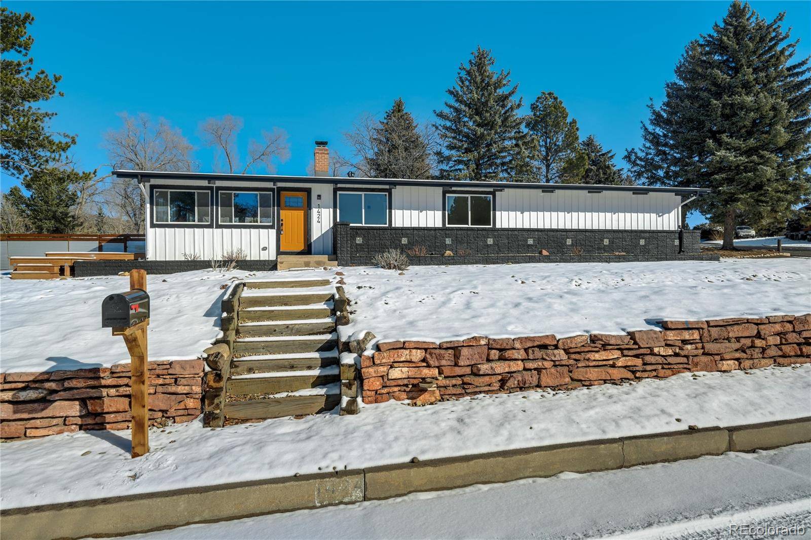Colorado Springs, CO 80907,1424 Columbine RD