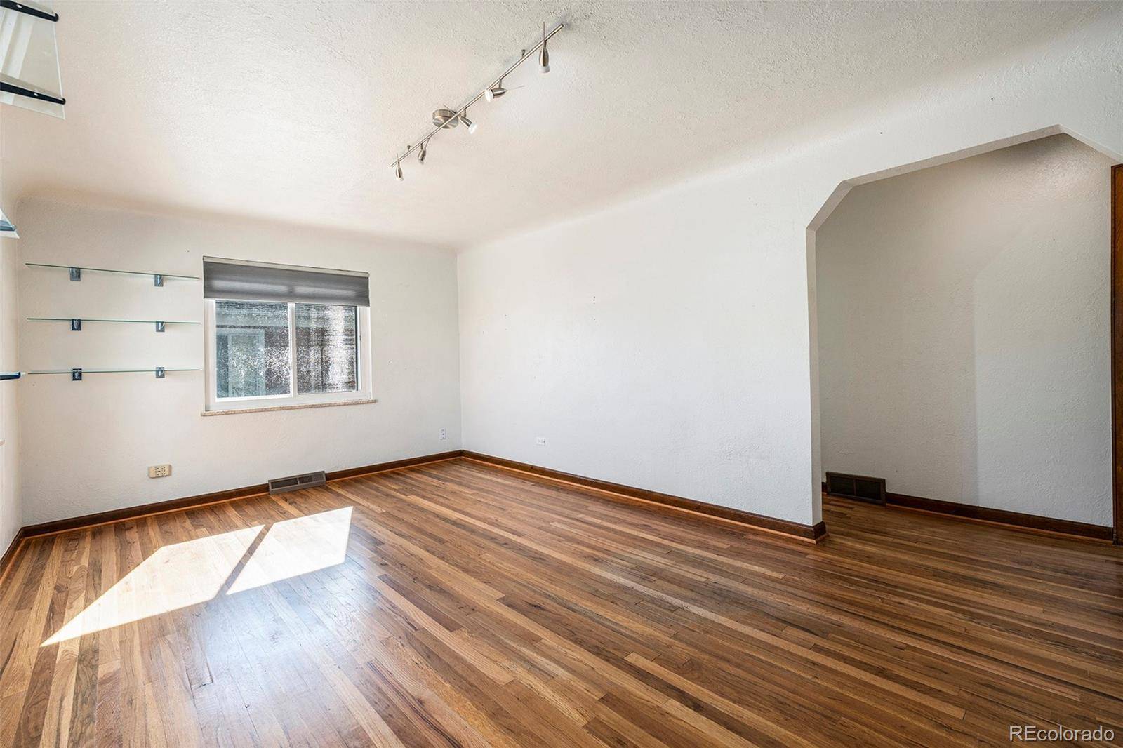 Denver, CO 80219,323 Newton ST
