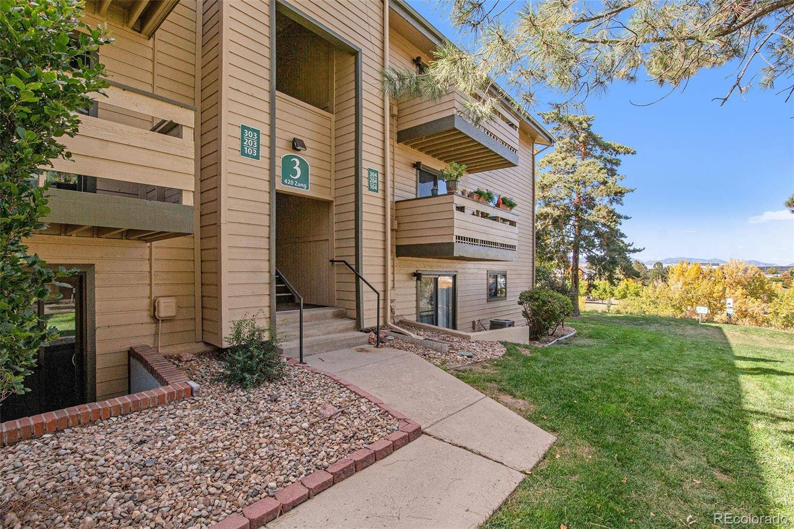 Lakewood, CO 80228,420 Zang ST #303