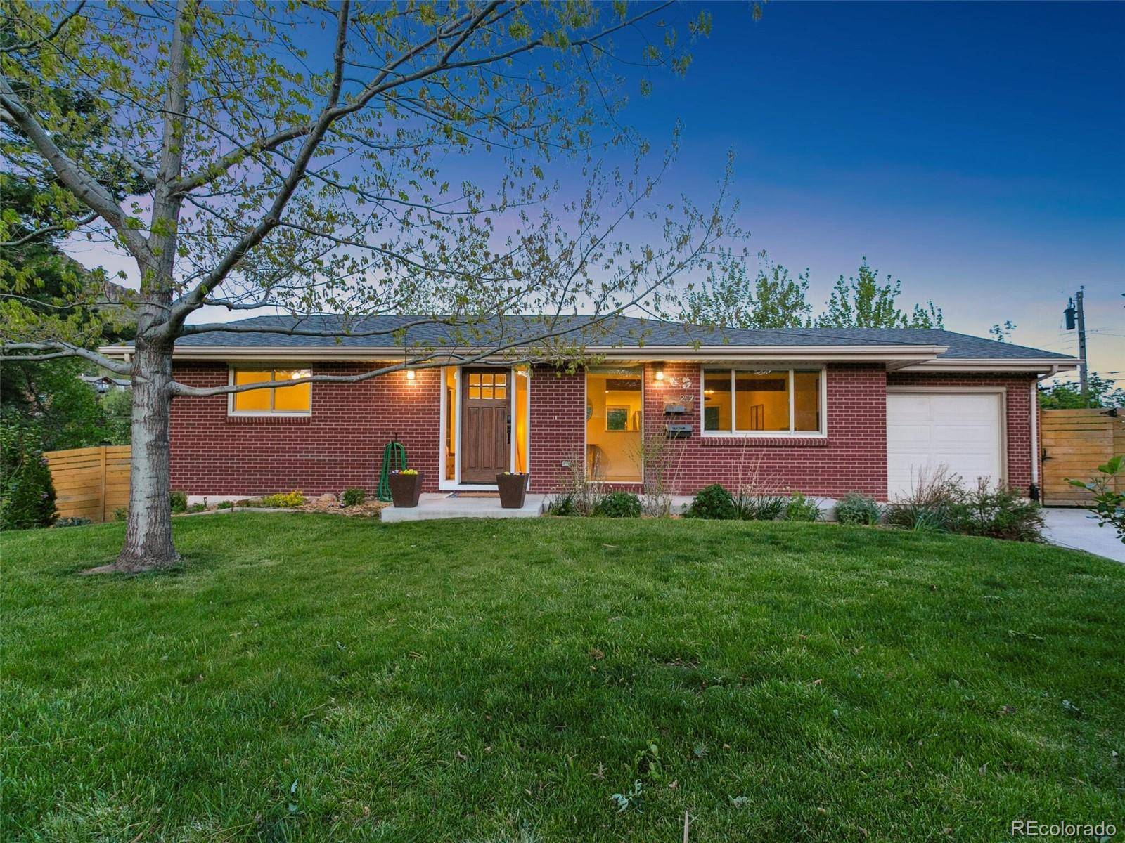 Golden, CO 80403,207 Iowa DR