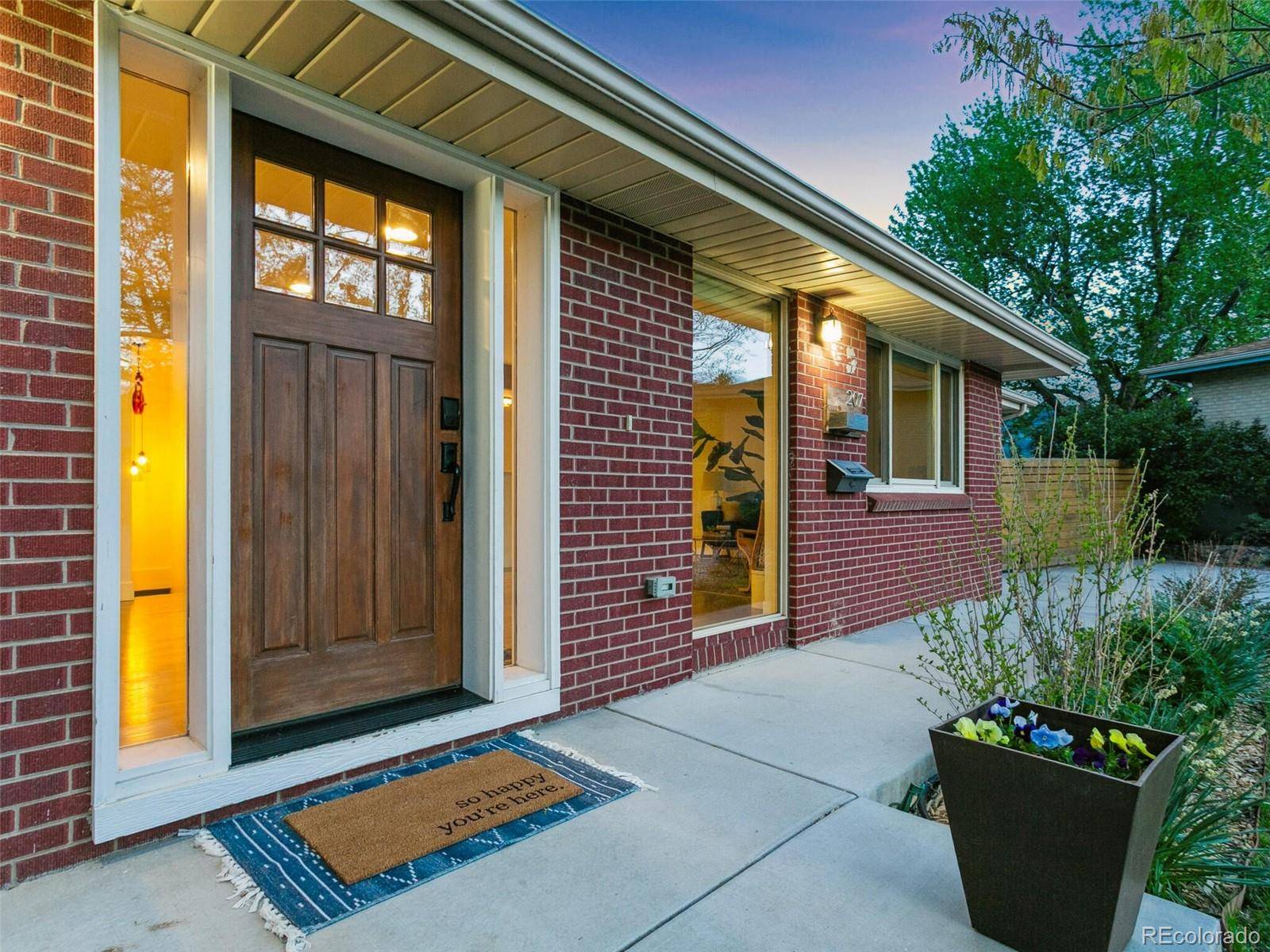 Golden, CO 80403,207 Iowa DR