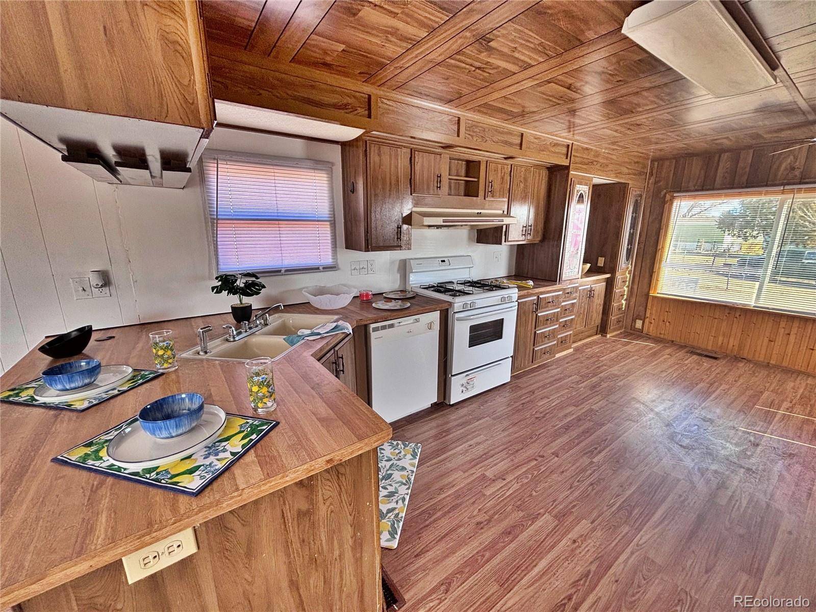La Junta, CO 81050,1206 Holt LN