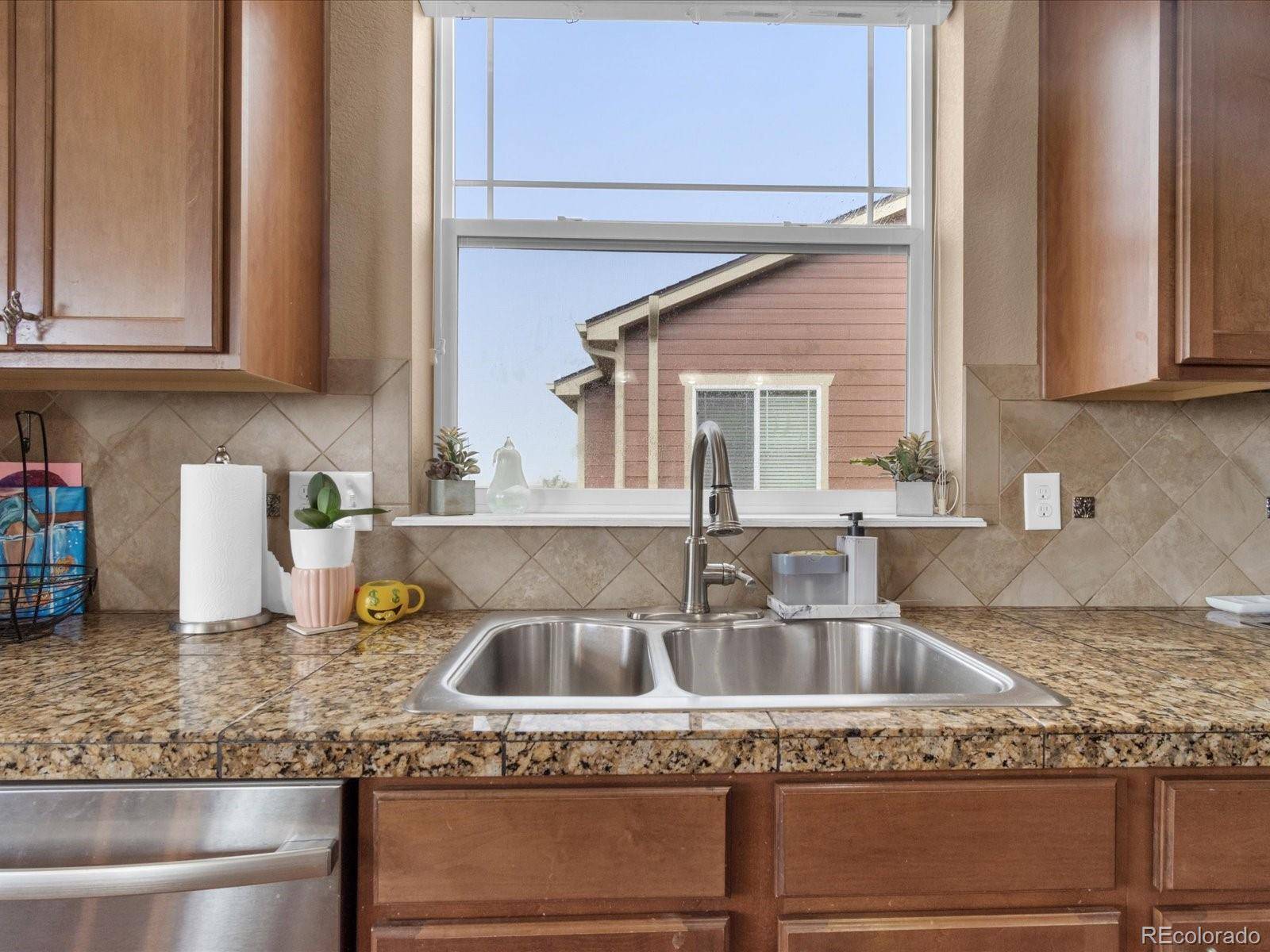 Aurora, CO 80018,413 N De Gaulle CT