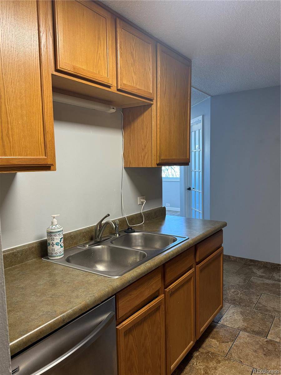 Denver, CO 80210,2225 Buchtel BLVD #207