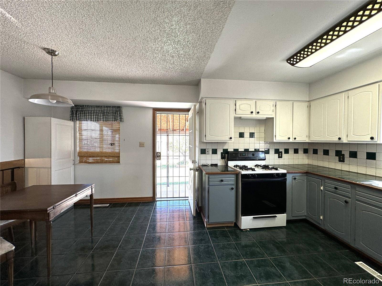 Pueblo, CO 81005,630 Hewitt ST