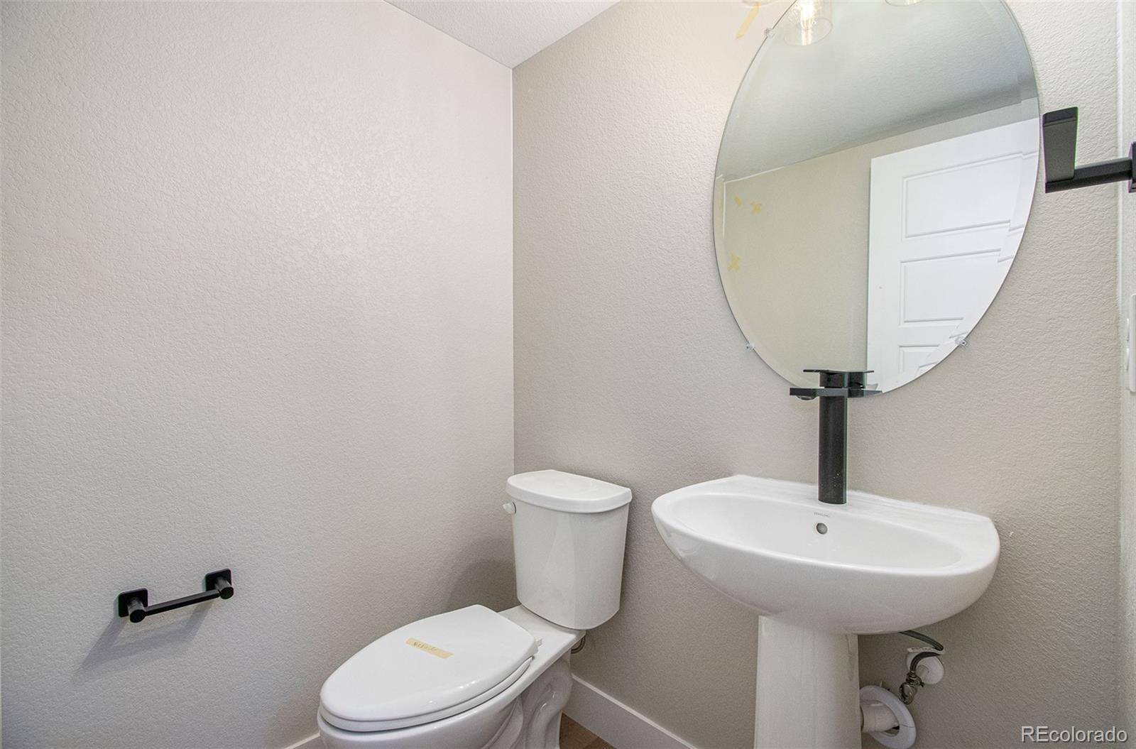 Denver, CO 80222,2076 S Holly ST #1