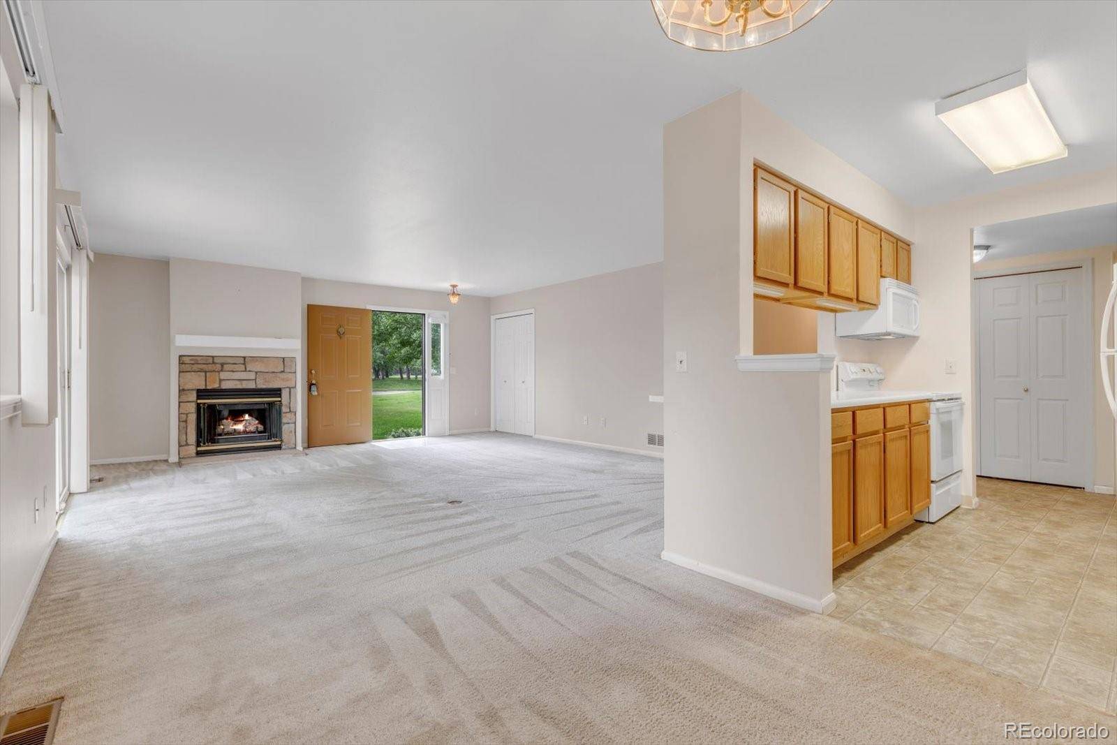 Arvada, CO 80005,8406 Everett WAY #C
