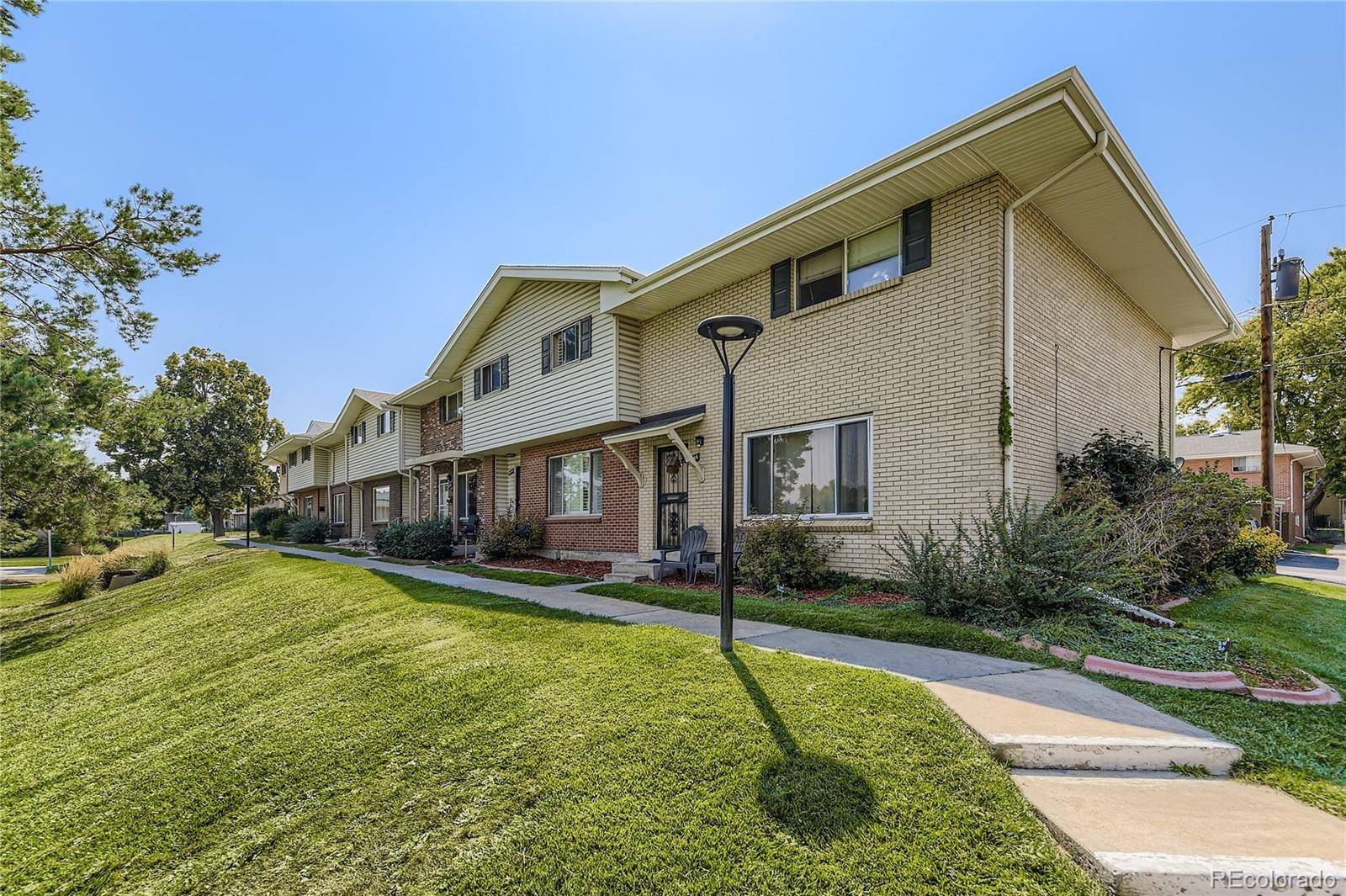 Denver, CO 80237,9089 E Nassau AVE