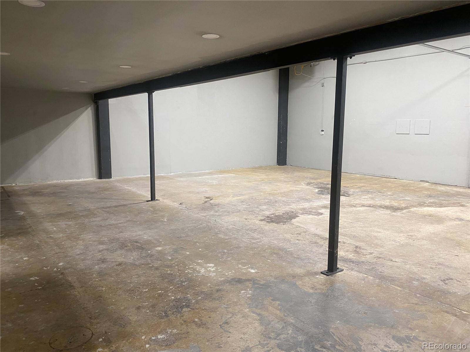 Fort Collins, CO 80525,2111 S College AVE #J-1