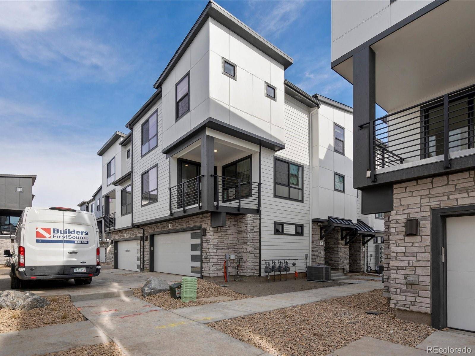 Denver, CO 80222,2032 S Holly ST #3