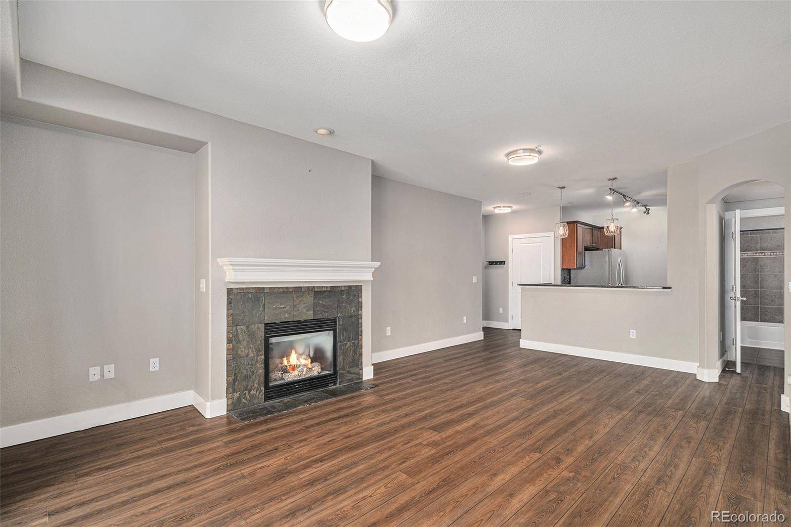 Englewood, CO 80112,9039 E Panorama CIR #C201