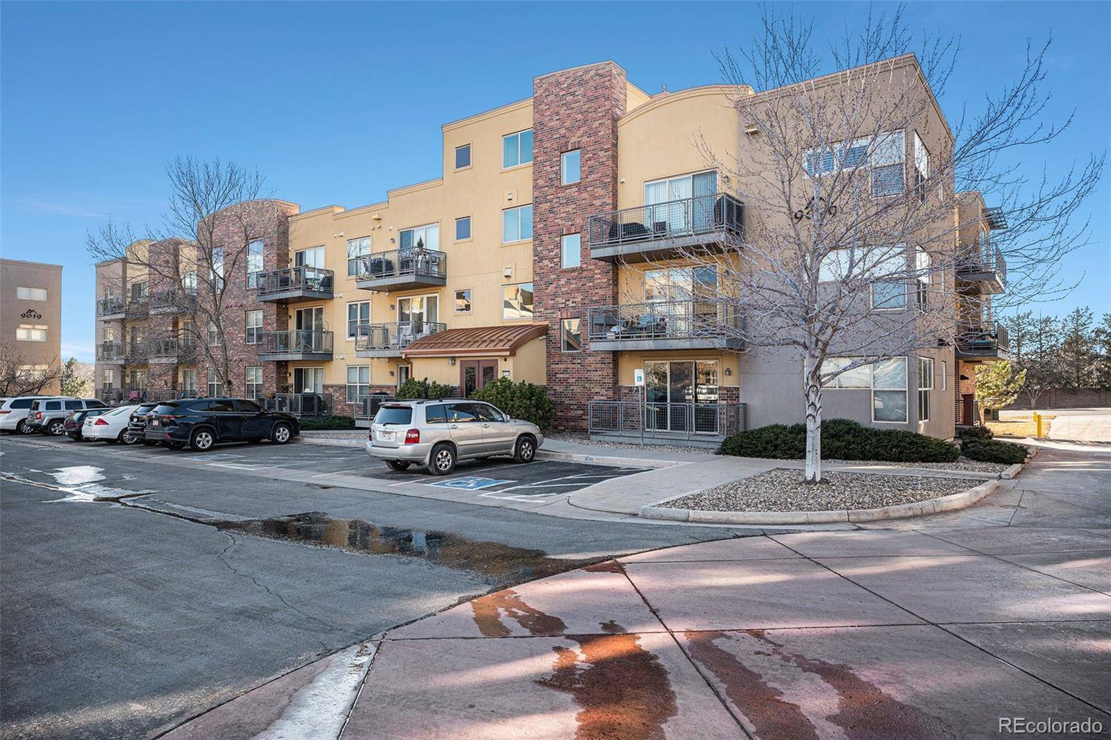 Englewood, CO 80112,9039 E Panorama CIR #C201
