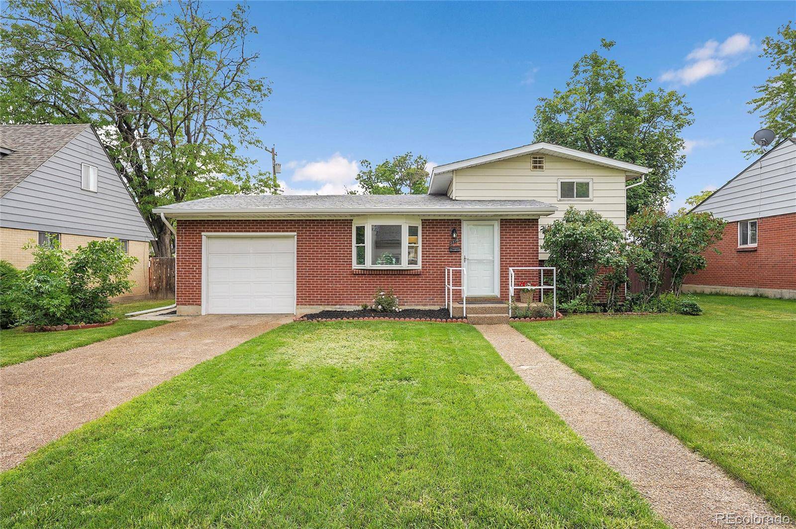 Aurora, CO 80011,1330 Quari ST