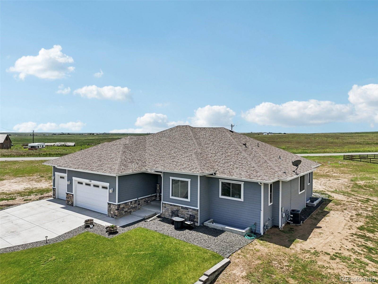 Bennett, CO 80102,1180 Antelope DR