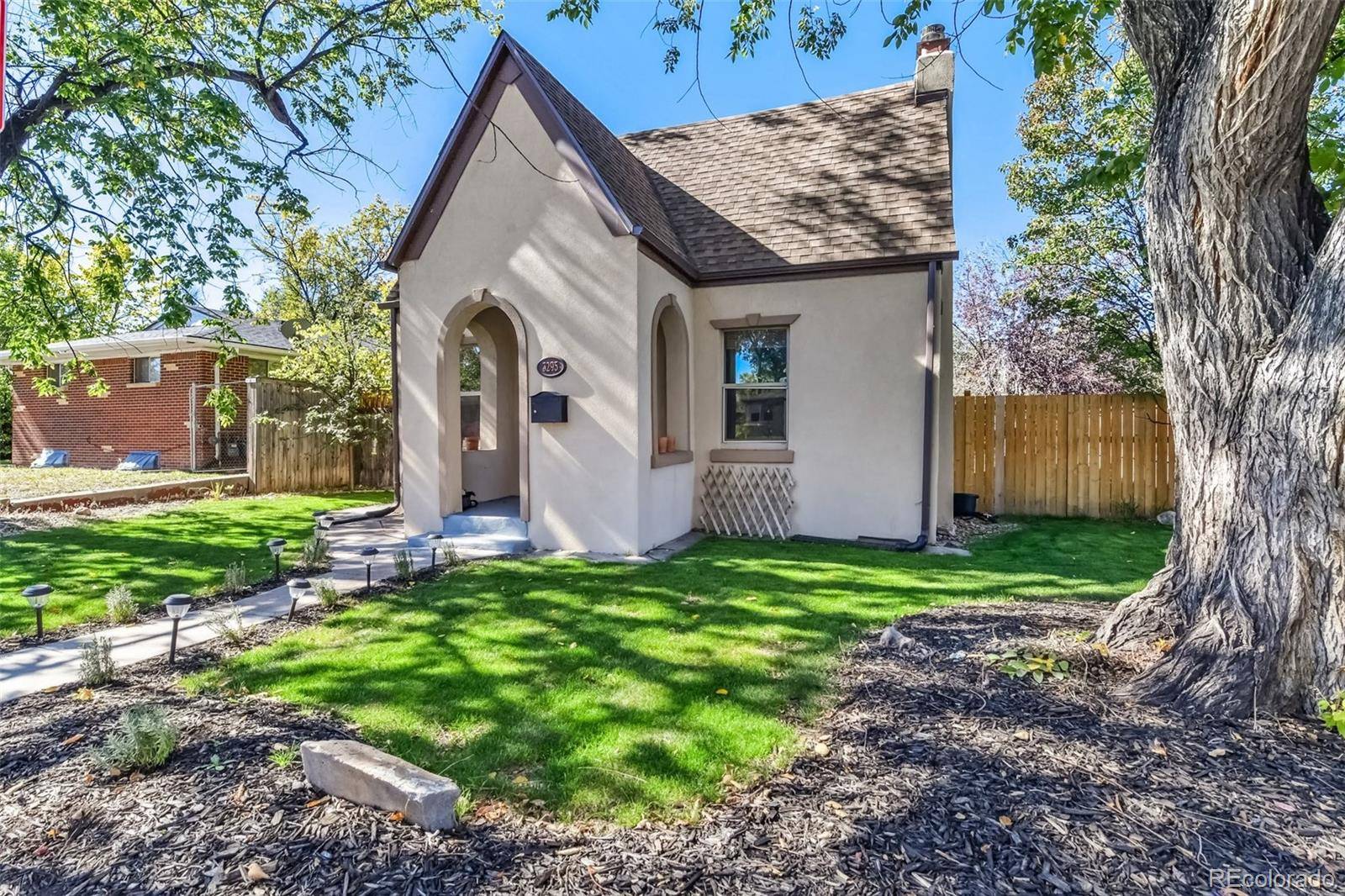 Denver, CO 80207,3295 Krameria ST