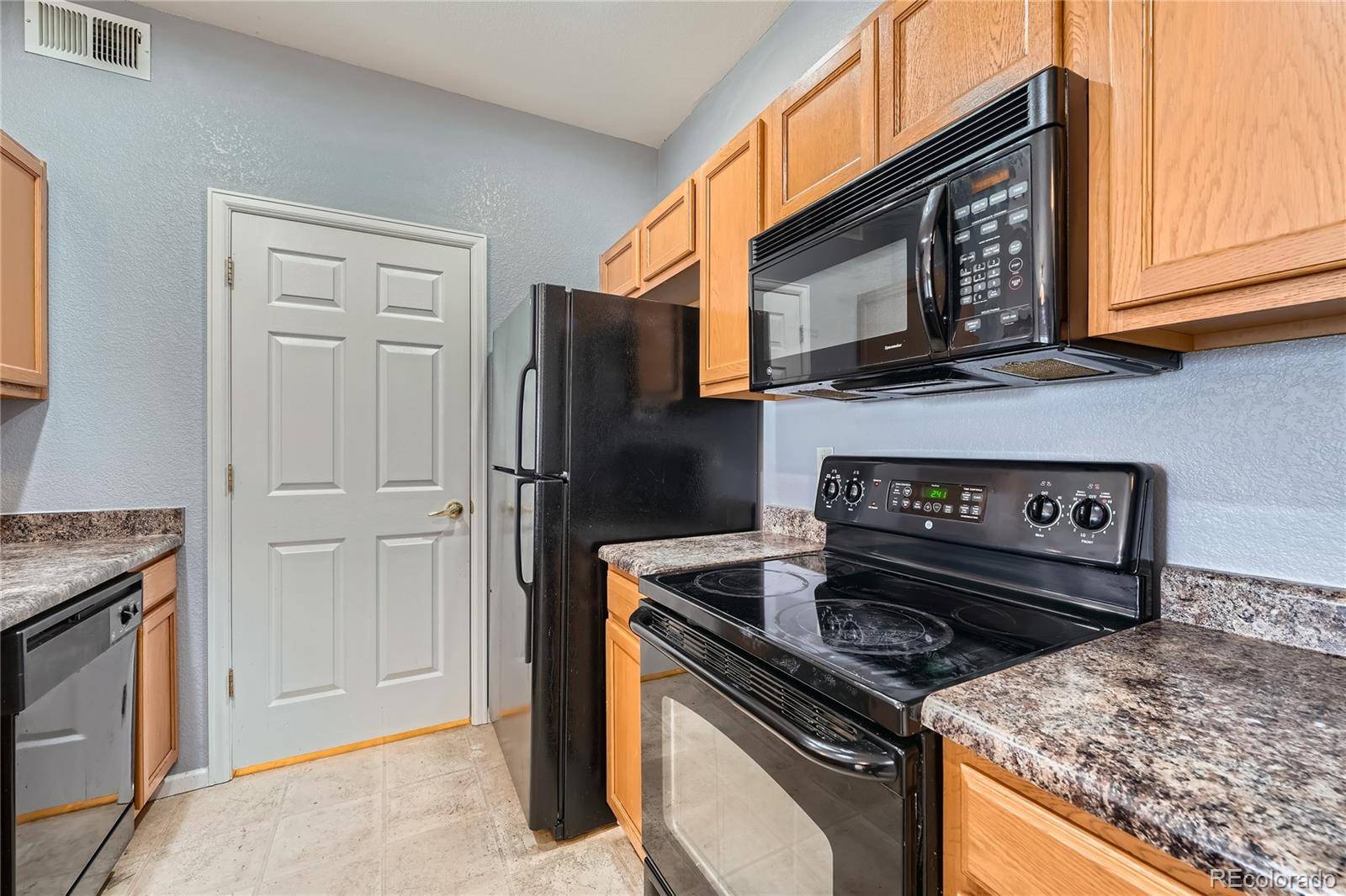 Englewood, CO 80112,15700 E Jamison DR #2-204