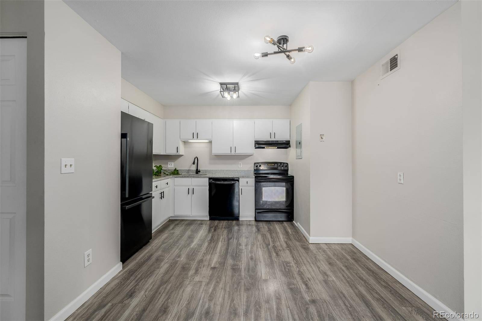 Thornton, CO 80229,8843 Colorado BLVD #208