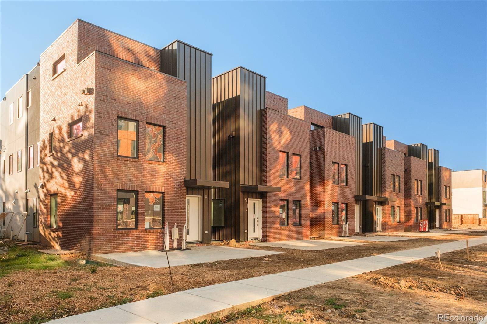 Denver, CO 80210,2349 S High ST