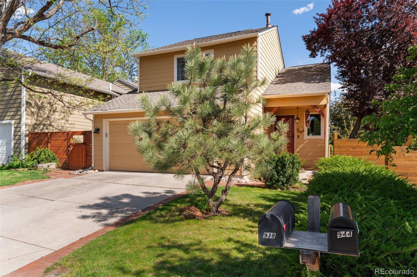 Littleton, CO 80120,938 W Peakview CIR