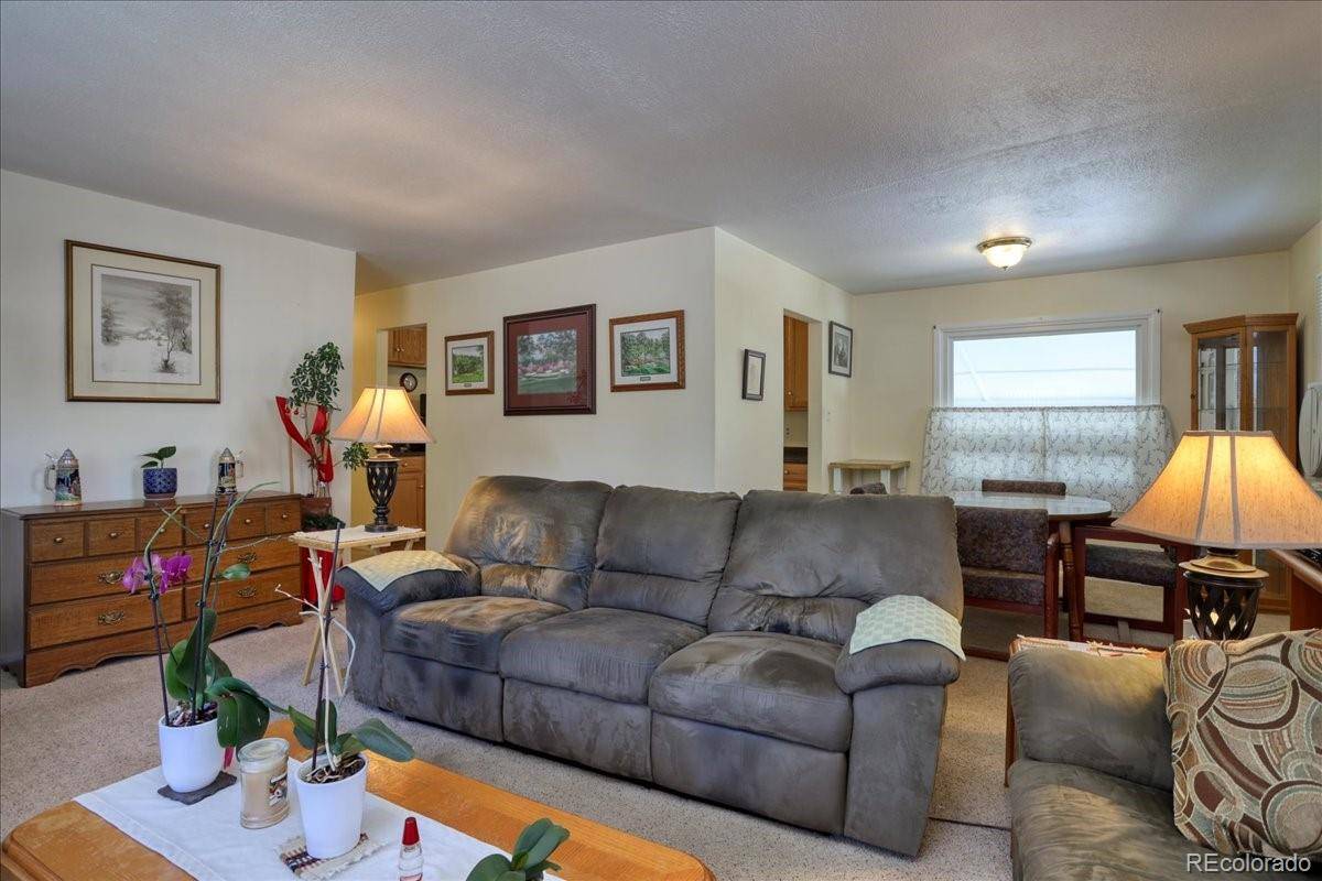 Littleton, CO 80120,1015 W Longview AVE
