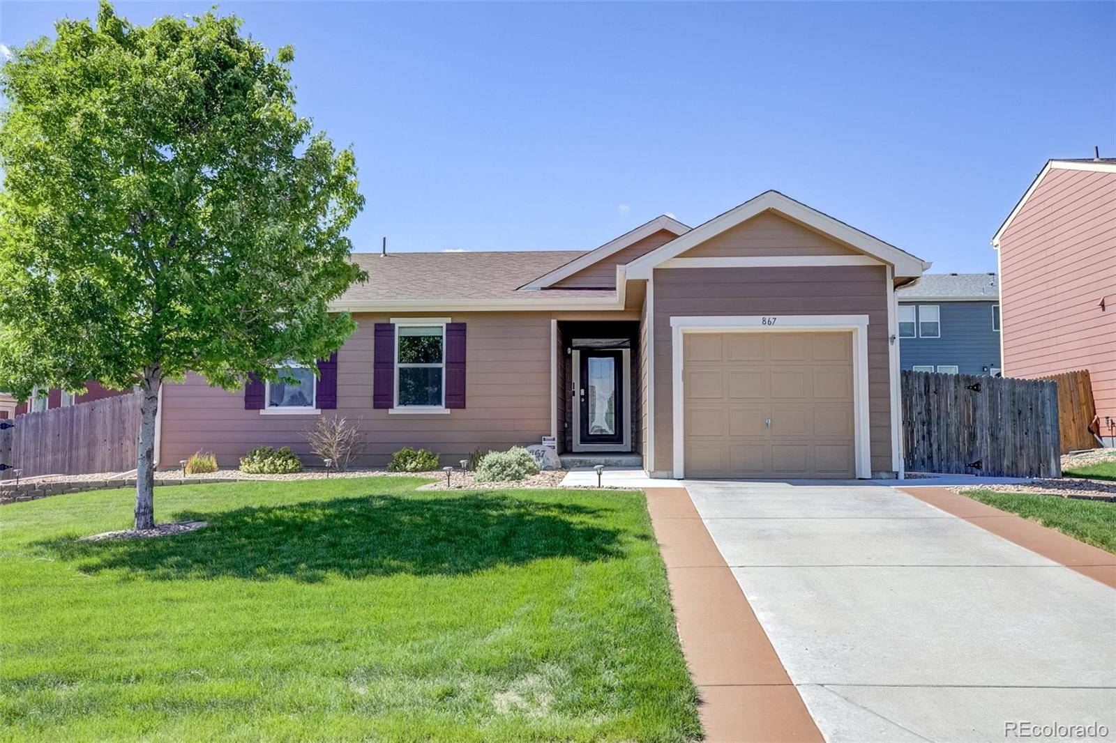 Lochbuie, CO 80603,867 Lonewolf CIR