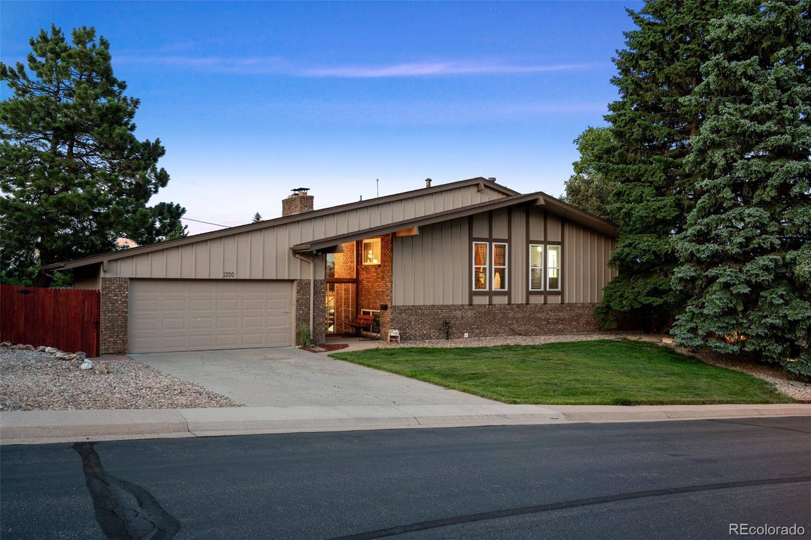 Lakewood, CO 80228,1300 S Foothill DR