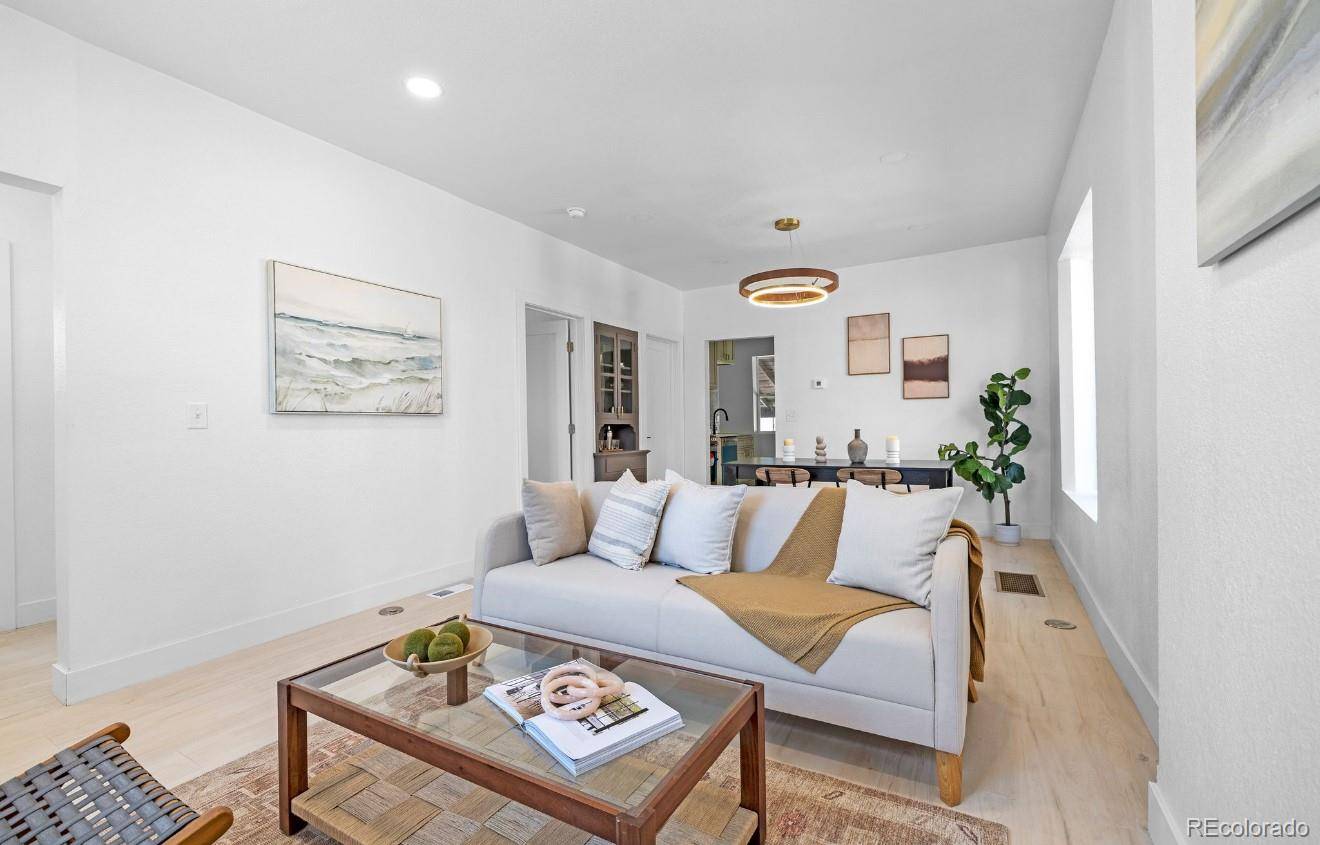 Denver, CO 80205,2207 E 25th