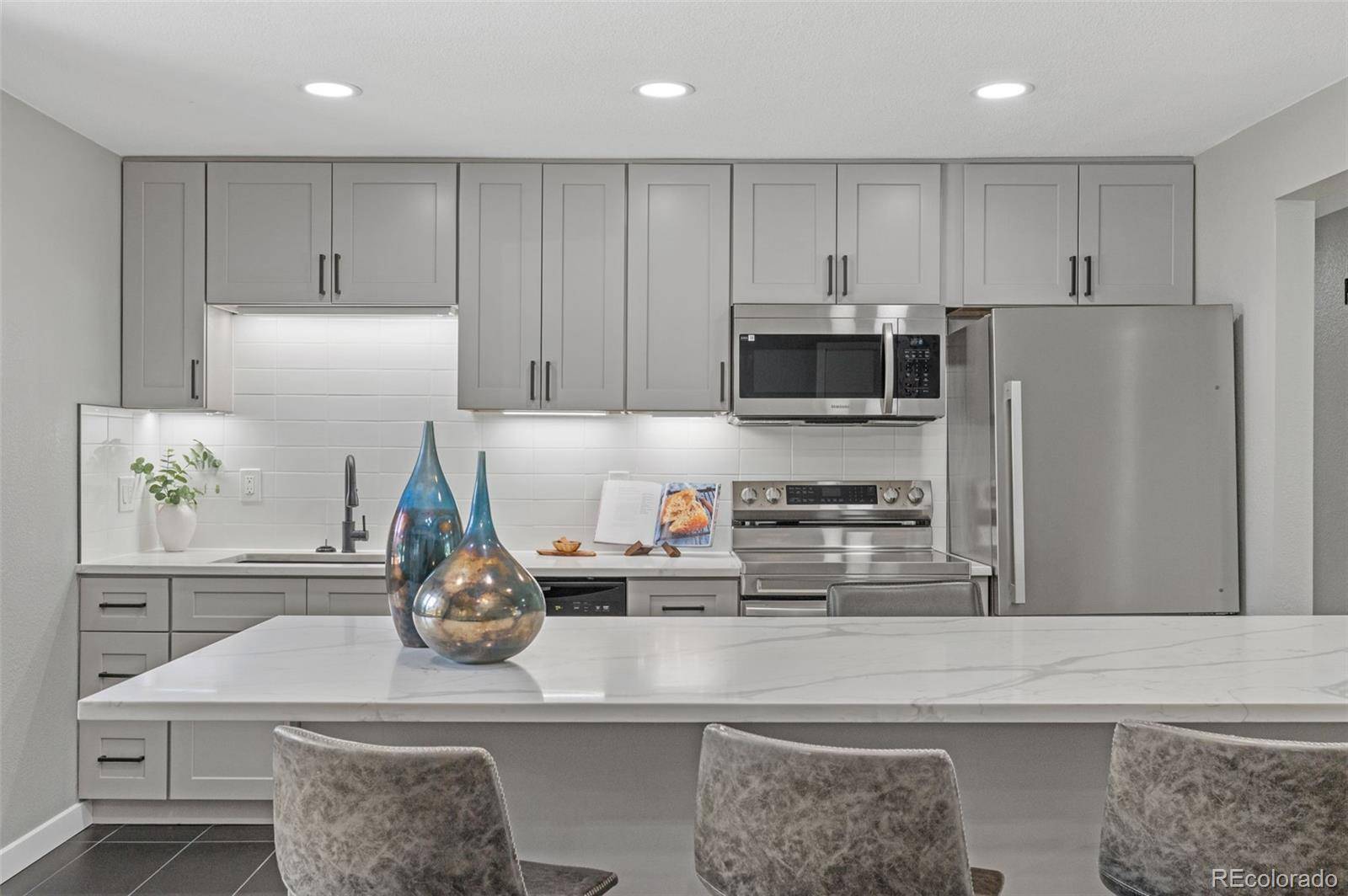 Aurora, CO 80011,423 Tucson ST