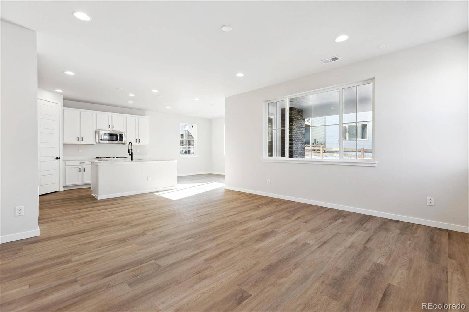 Littleton, CO 80125,8588 Eagle River ST