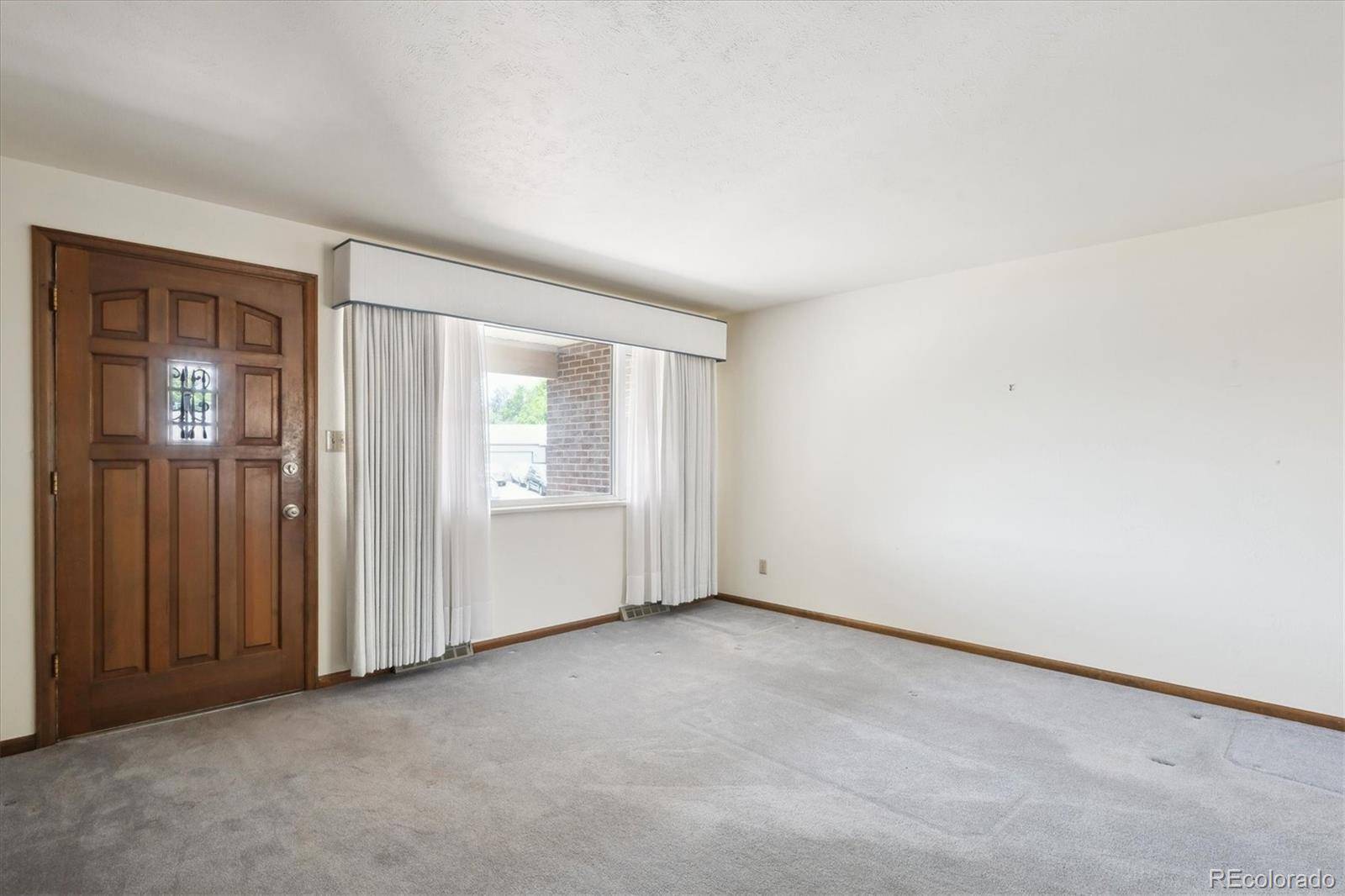 Aurora, CO 80012,352 S Peoria CIR