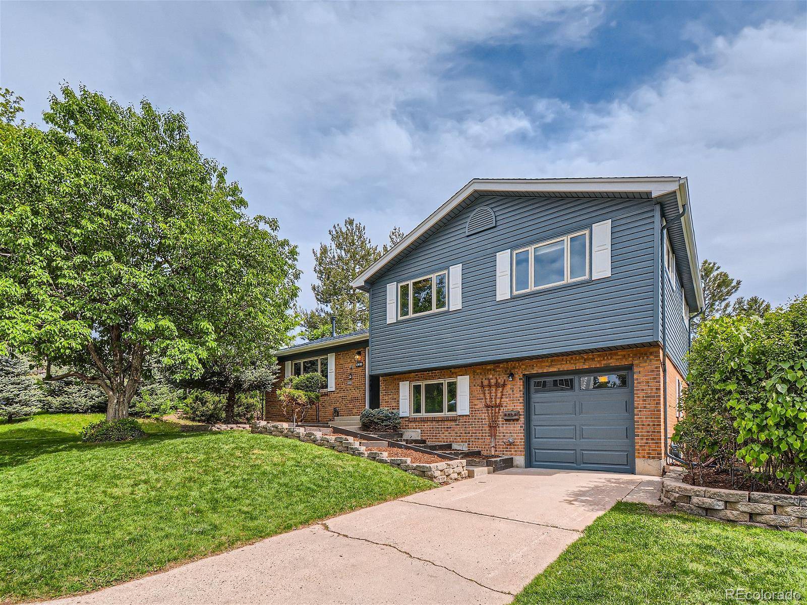 Centennial, CO 80122,932 E Briarwood CIR