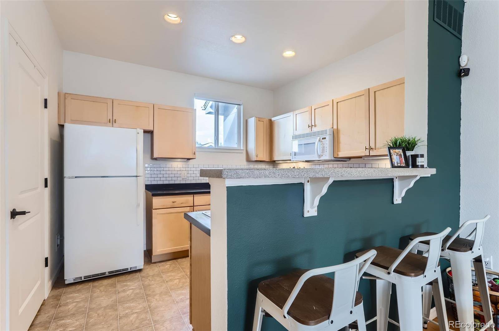 Denver, CO 80230,85 Uinta WAY #702